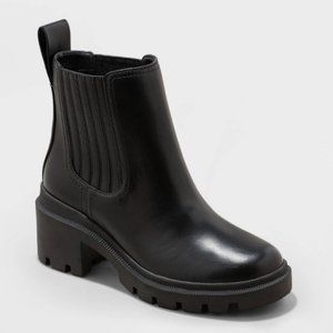 Women's Naya Heeled Chelsea Boots - Universal Thread